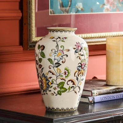 Elegant Ceramic Vase - Caleto