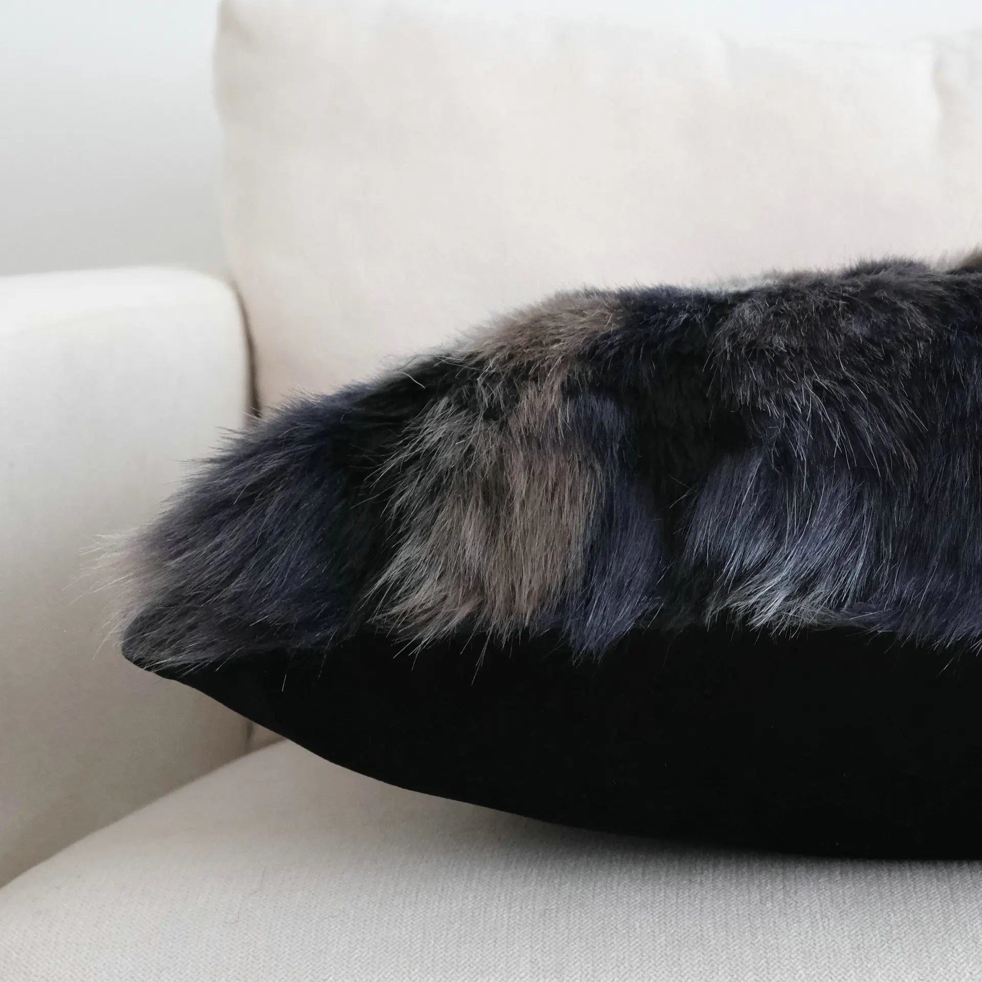 Artificial Fur Cushion Covers - Caleto
