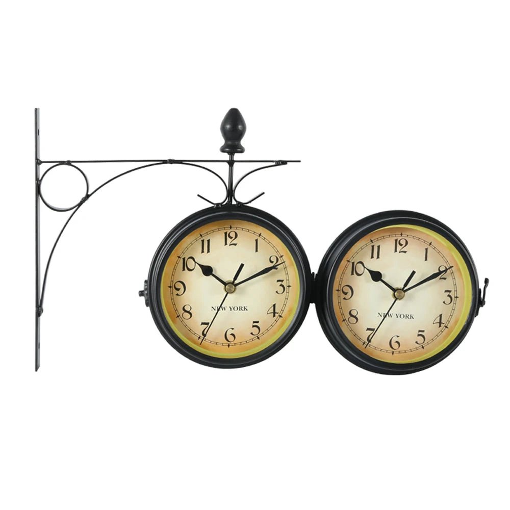 Antique Wall Clock - Caleto