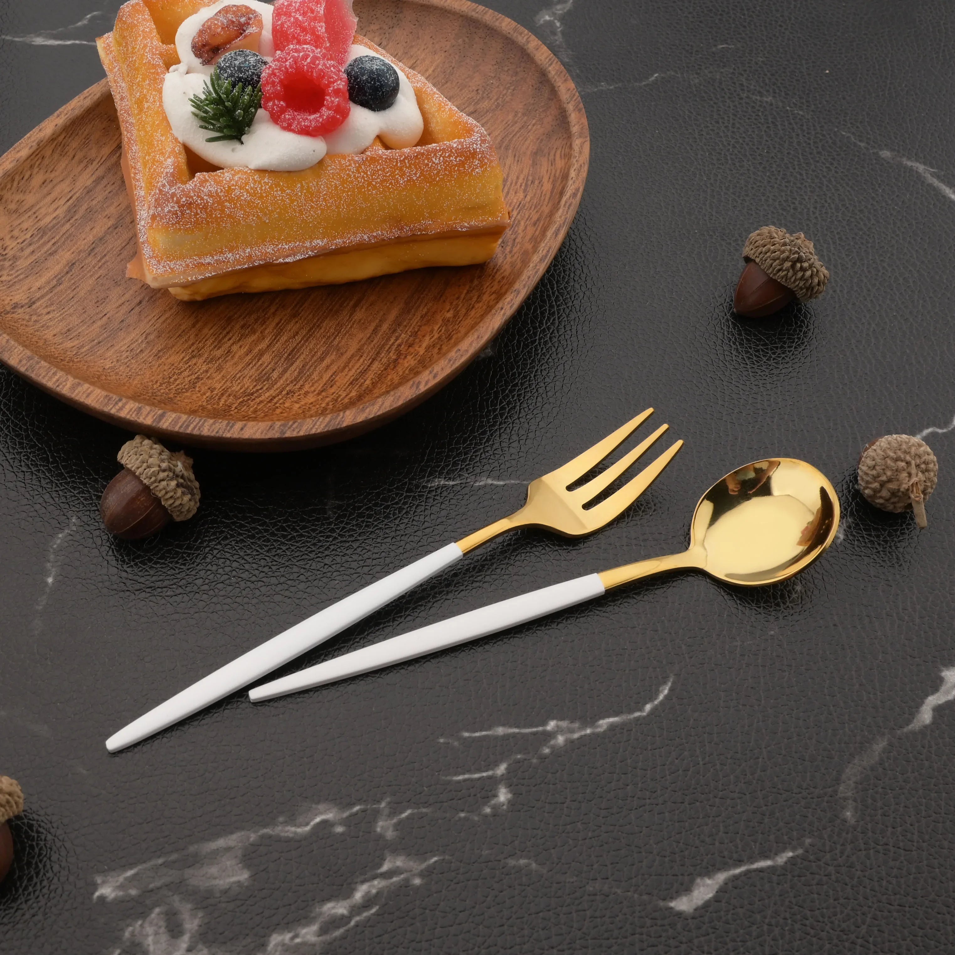 Gold Stainless Spoon Set - Caleto